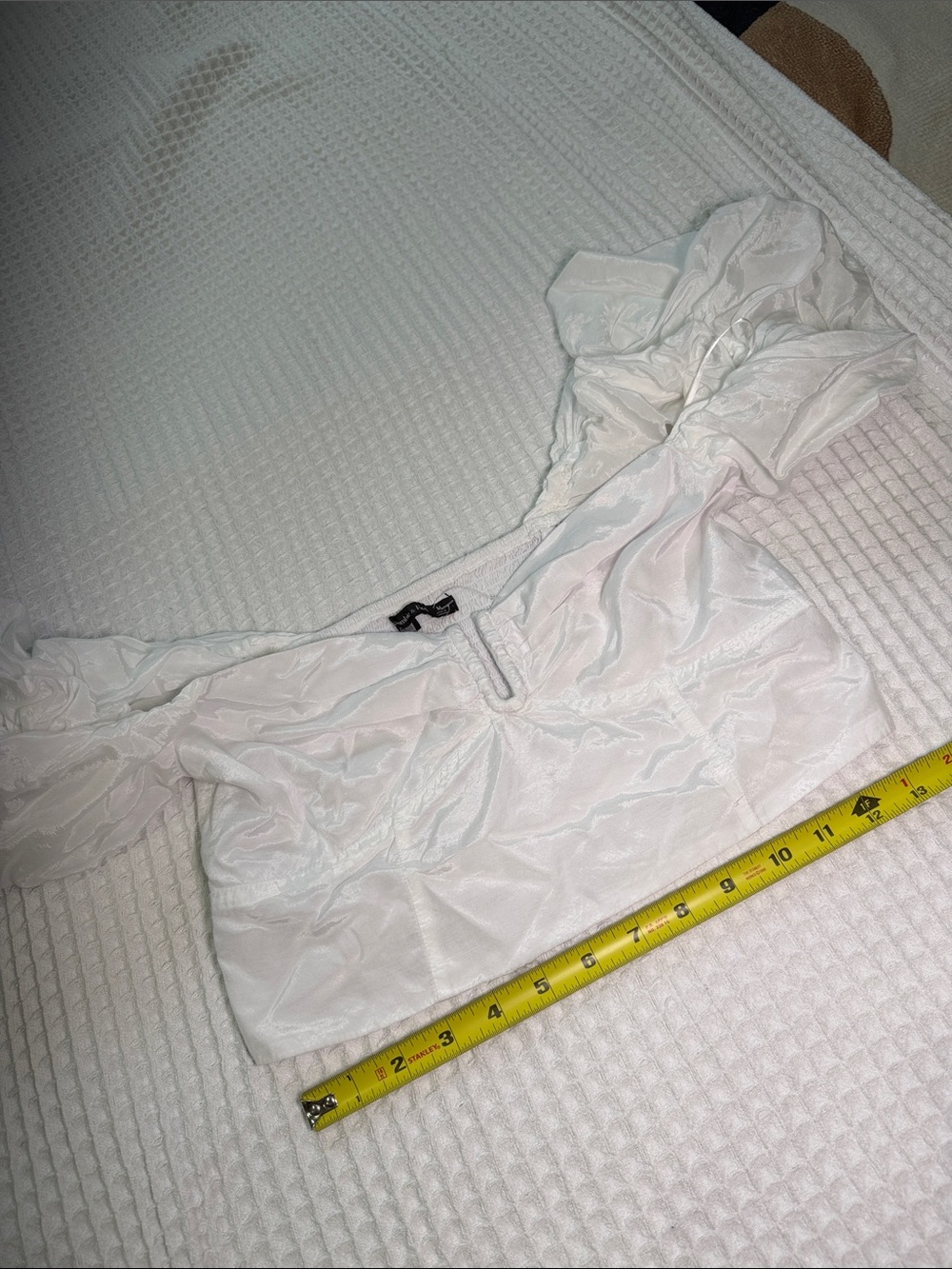 White Off-Shoulder Bandeau Crop Top - Abercrombie and Fitch size M